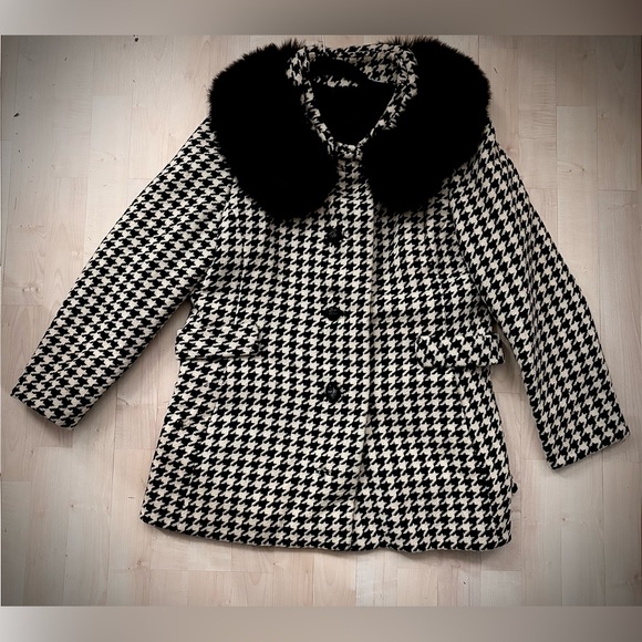 Jackets & Blazers - Beautiful Vintage Houndstooth Coat.